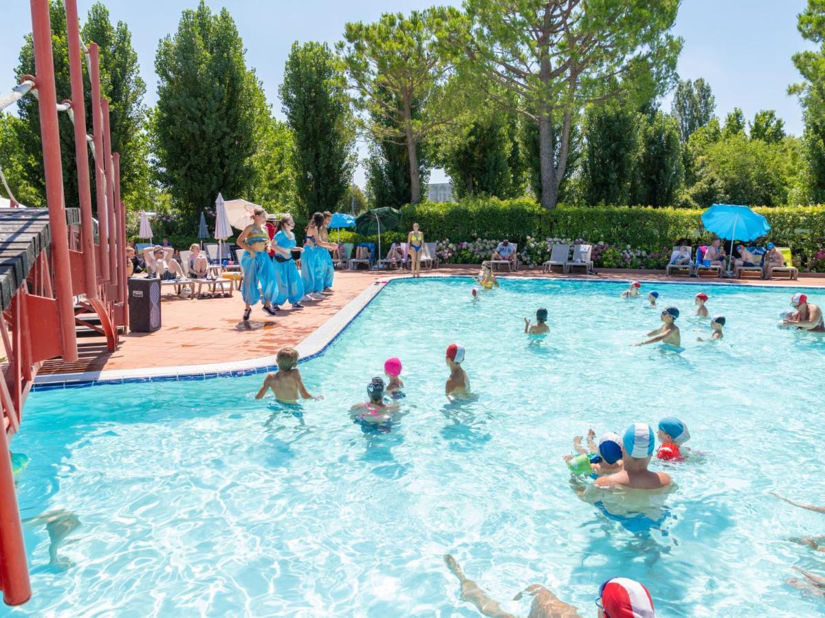 Holiday Home Garda Blue By Interhome Rivoltella del Garda Eksteriør billede